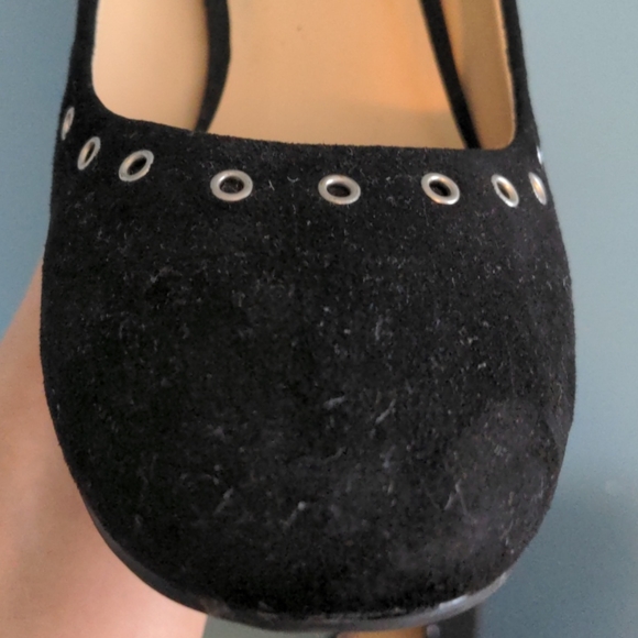 Shoes - Picture 4 of 4